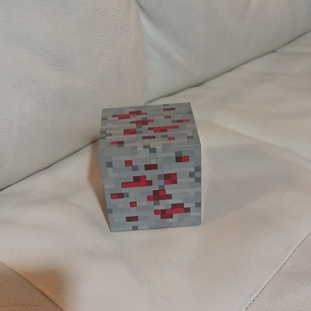 Pixelated Gray and Red Cube Minecraft Red